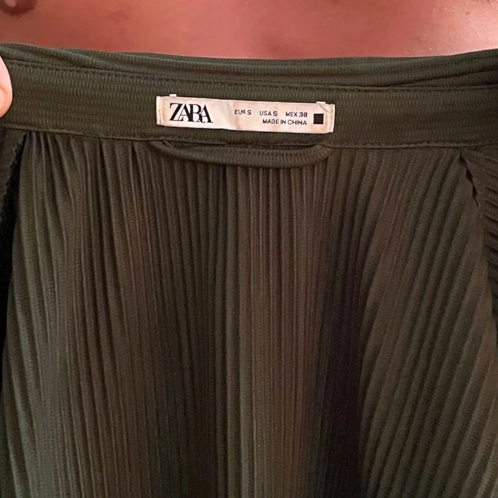 Ribbed Olive Green Zara Shirt - Picture 5 of 6